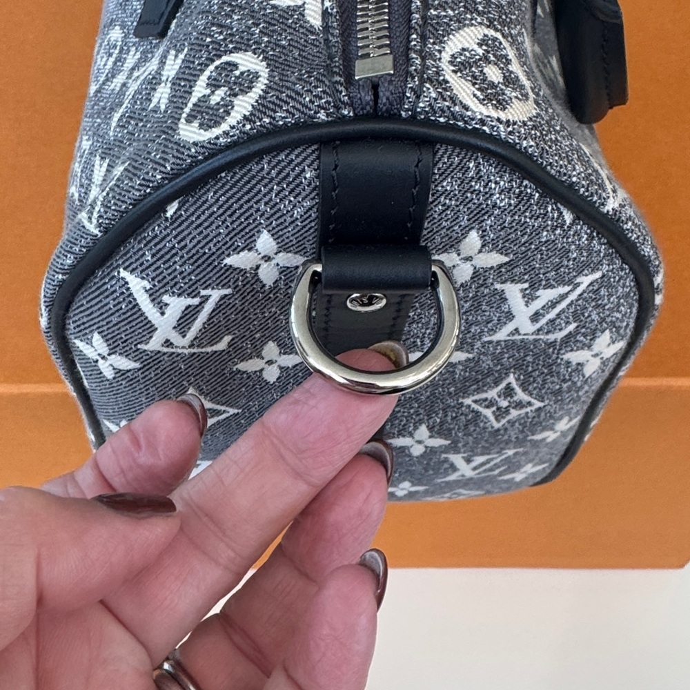 I lowered the price to sell  
Louis Vuitton Black and Gray Monogram Speedy 25 - Picture 12 of 16